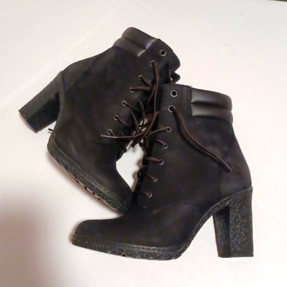 Nwot black timberland heels